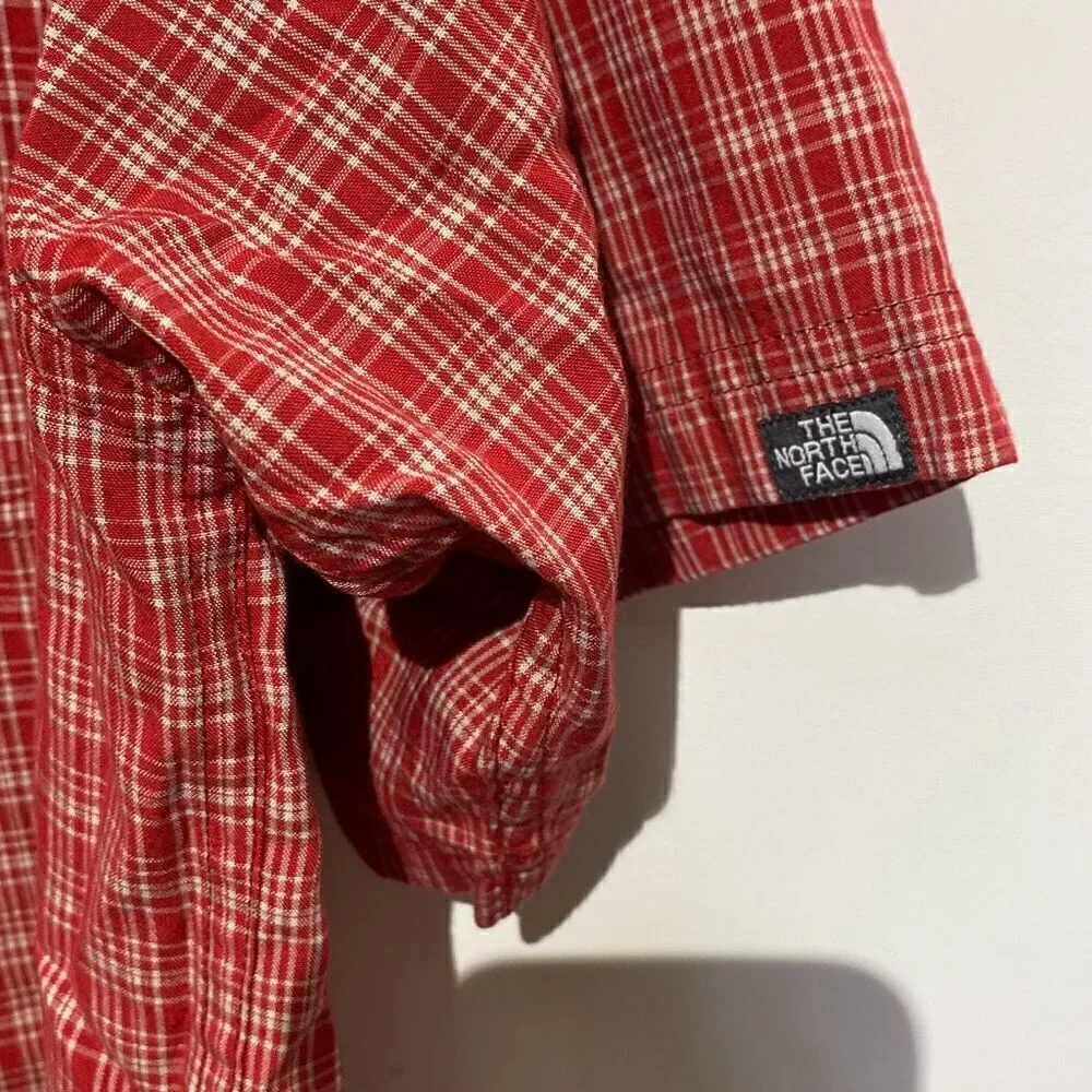 The North Face Men's Red Plaid Collared Short Sleeve Button Up Shirts Size Large